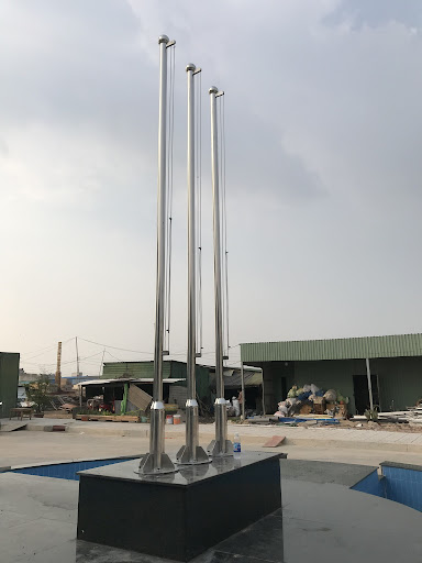 dich-vu-thi-cong-lam-cot-co-inox